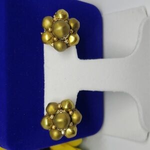 Vintage Clip Earrings Green-Gold Bead Cluster